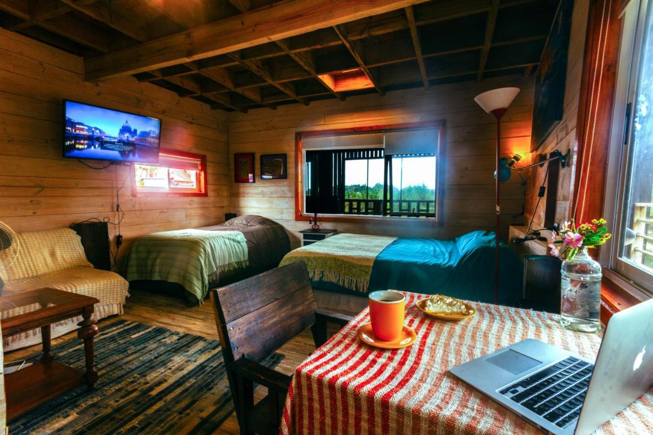 Sirena Insolente Hostel & Suites 皮奇勒姆 外观 照片