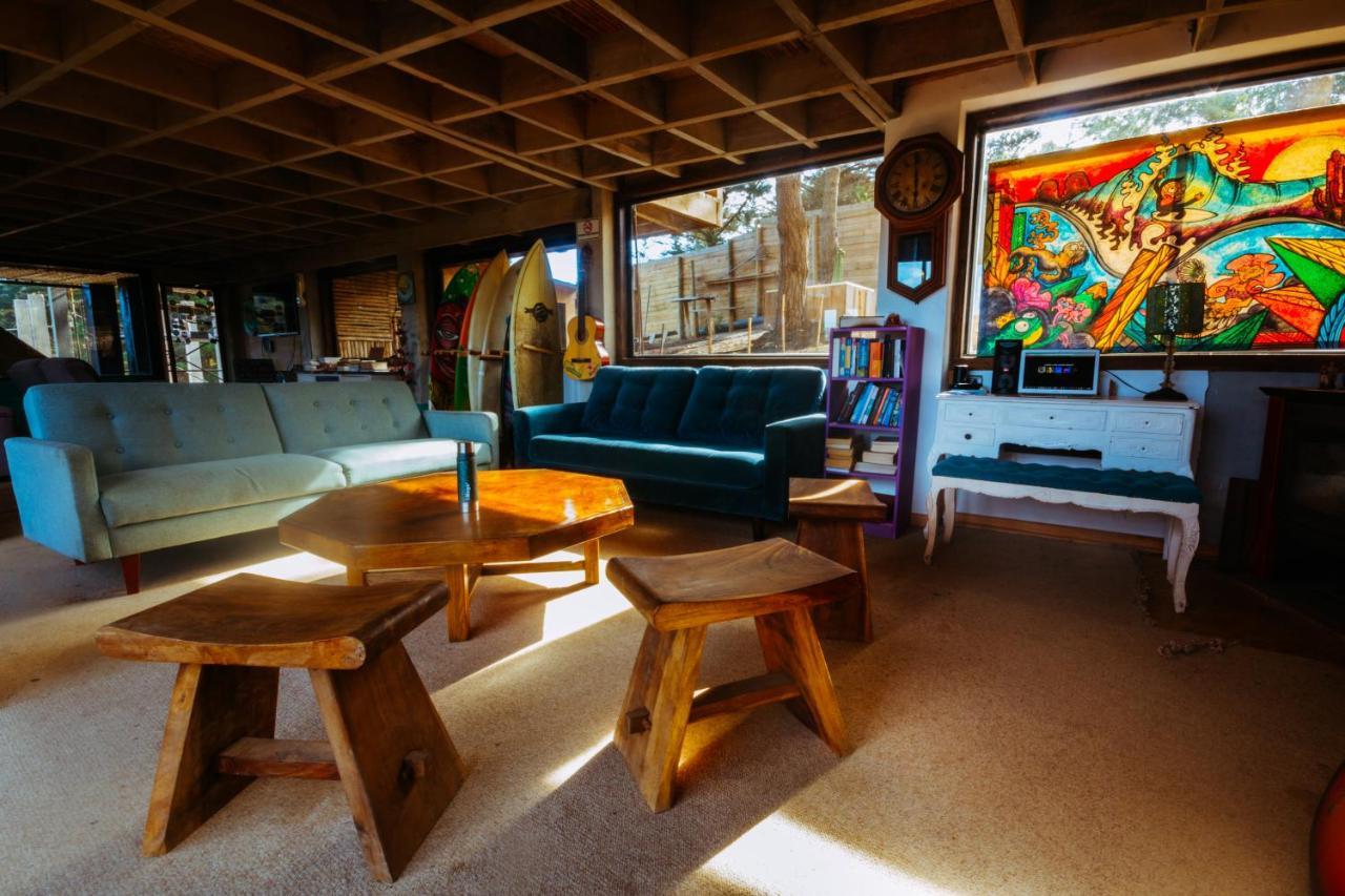 Sirena Insolente Hostel & Suites 皮奇勒姆 外观 照片