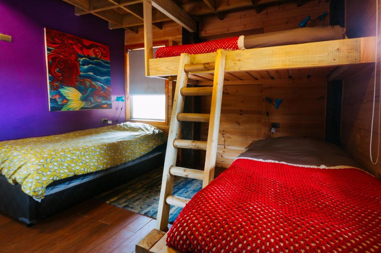 Sirena Insolente Hostel & Suites 皮奇勒姆 外观 照片