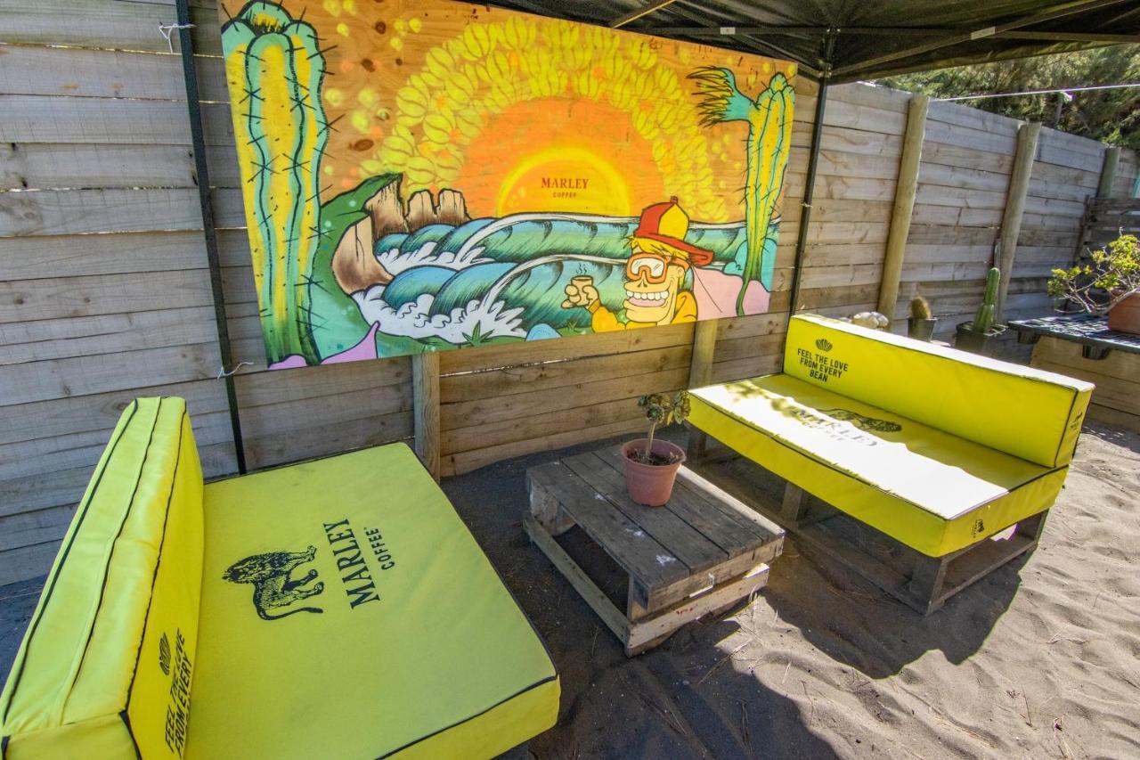 Sirena Insolente Hostel & Suites 皮奇勒姆 外观 照片